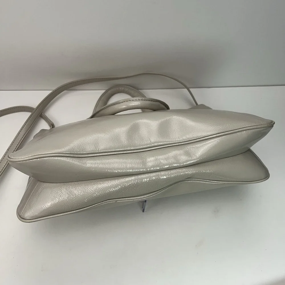 KATE SPADE New York Wellesley‎ Tote Satchel Taupe Patent Leather Shoulder Purse